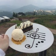 Pino Latte Resort & Cafe