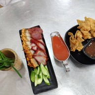 tw crispy pork (หมูกรอบ-หมูแดง) นนทบุรี
