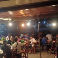 คนบ้าหมูกรอบ -