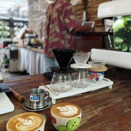 บรรยากาศ 𝘾𝙃𝙊𝙄 𝘾𝙤𝙛𝙛𝙚𝙚 𝙎𝙡𝙤𝙬𝙗𝙖𝙧 — ช้อย ชัยนาท