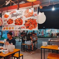 หน้าร้าน Papa Shrimp ตลาดหัวมุม