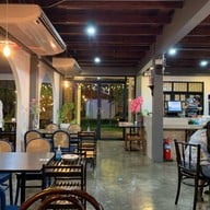 บ้านชมเพลิน