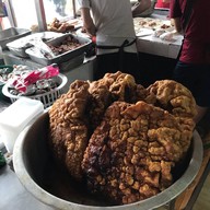 หมูกรอบนายไซ ประชาชื่น