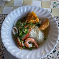 จันทราก๋วยเตี๋ยวทะเล แหลมงอบ