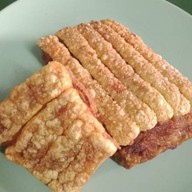 BNB หมูกรอบ/อาหารตามสั่ง (24ชั่วโมง) นครสวรรค์ตก