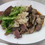เมนูของร้าน ฉั่วเจียบง้วน ห่านพะโล้ท่าดินแดง