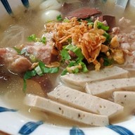 ก๋วยจั๊บญวนคุณปุ๋ย สนามบินน้ำ