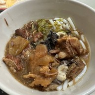 ข้าวมันไก่ ขนมจีนไหหลำ สวนสน โกอ่างโภชนา บางโพ