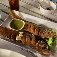 ป้อม-T Seafood