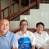 บรรยากาศ Lung Pu Phat Thai