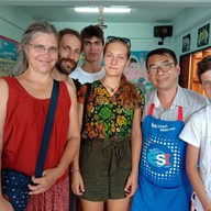 บรรยากาศ Lung Pu Phat Thai
