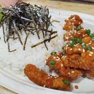 ข้าว ไก่กรอบ ซอสเกาหลี ไก่ยิ้ม