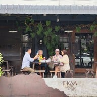 หน้าร้าน อีกา EKAA Breakfast บางแสน
