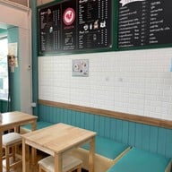 ฟาร์มหวาน คาเฟ่ แปดริ้ว สาขาหน้าขนส่ง