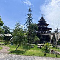 Lapuné Cafe and Scene