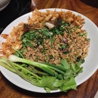 ร้านลาบยโสหลังป้อมตำรวจกม.2