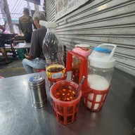 ราดหน้ายอดผักเอ็มไพร์ บรรทัดทอง