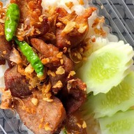ข้าวหมูทอดจับกัง by ซ้อแนน ซ้อแนนเจ้าเก่า