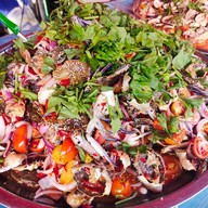 หน้าร้าน แหนมหมูทอด&ยำถาดใหญ่แซ่บ