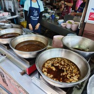 ไทยดุสิต (แว่น) เนื้อตุ๋น-เอ็นตุ๋น