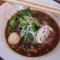 ก๋วยเตี๋ยวเรือใหญ่ เฮีย ช.