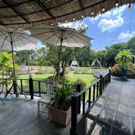 Lapuné Cafe and Scene