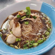 เจ๊จุ๋ม ก๋วยเตี๋ยวหมูนํ้าแดง