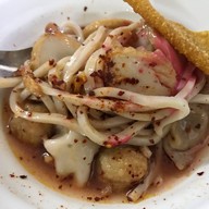 ก๋วยเตี๋ยวต้มยำหมูกรอบ บ้านแพน (โอ๊ตต้มยำ)