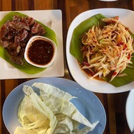 ส้มตำยูโรเมี่ยงปลาเผา