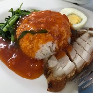 ก๋วยเตี๋ยวต้มยำหมูกรอบ บ้านแพน (โอ๊ตต้มยำ)