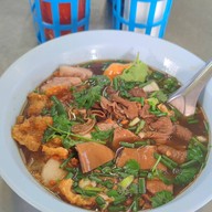 เมนูของร้าน เฮียง้วนบะหมี่ทำมือ บางกรวย
