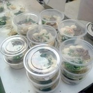 นายกันต์ เนื้อตุ๋น-หมูตุ๋น หมู่บ้านชลลดา,ซอยวัดลาดปลาดุก