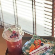 Half house ลพบุรี