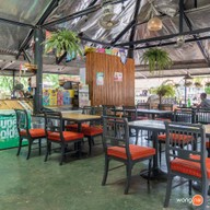 ร้านครัวเคียงราง