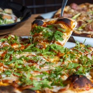 Street Pizza & The Wine House