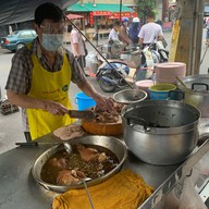 ข้าวขาหมูนายอุ๊ พลับพลาไชย