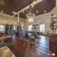 Street Pizza & The Wine House