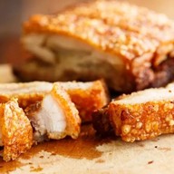 คนบ้าหมูกรอบ -