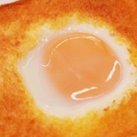 ข้าวกะเพรา อาหารไทย-นานาชาติ ร้านเพื่อคุณทรัพย์อนันต์