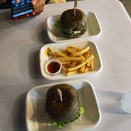 เบอร์เกอร์วิทยา-ฟู้ดทรัค ดราก้อนทาวน์ จุฬาฯซอย20