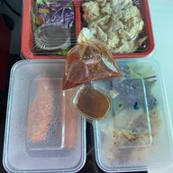 สเต็กกินกับ อาหารคลีน พรีเมี่ยม แจส เออเบิร์น ศรีนครินทร์ (Steak Kinkab Cleanfood Premium JAS Urban พรีเมี่ยม แจส เออเบิร์น ศรีนครินทร์