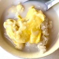 ขนมหวานแม่ฉิม (ตลาดยาว)