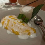 Charm Eatery and Bar ราชครู