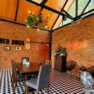 Red Brick Cafe & Restaurant