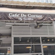 หน้าร้าน Cafe De Corner หมู่บ้านธนินทร