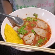 เมนูของร้าน โซ้ย เย็นตาโฟลูกชิ้นแคะ ต้มยำมะนาวสดรสเด็ด ดอนหวาย