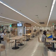 บรรยากาศ BeGoodFoodCourt คลีนิคศูนย์แพทย์พัฒนา