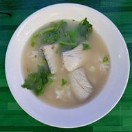 เมนูของร้าน ข้าวต้มปลาอินทรีเจ๊พัช