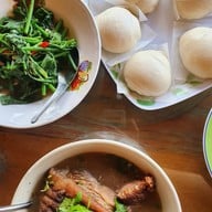 ลีไวน์รักไทย อาหารจีนยูนาน