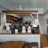 SOMETHIN' BLACK coffee & bakery พระโขนง คลองตัน